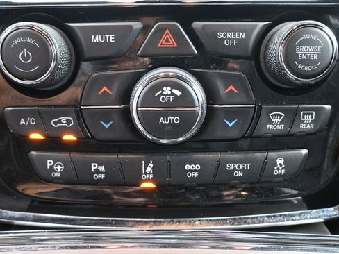 Used 2019 Jeep Grand Cherokee Overland image 6