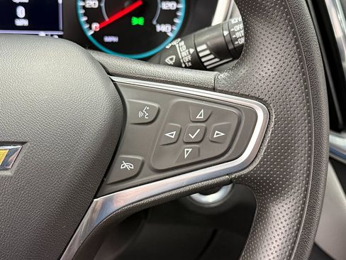 Used 2023 Chevrolet Equinox LS w/ Midnight Edition FWD image 17