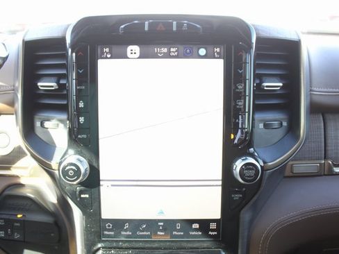 Used 2024 RAM 2500 Limited w/ Towing Technology Group image 34