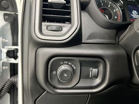 Used 2024 RAM 2500 Tradesman w/ Chrome Appearance Group image 17