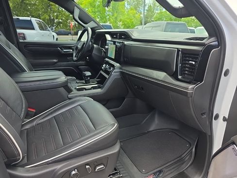 Used 2023 GMC Sierra 1500 AT4X AWD/4WD image 10