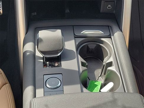 New 2025 Land Rover Discovery Dynamic SE image 20