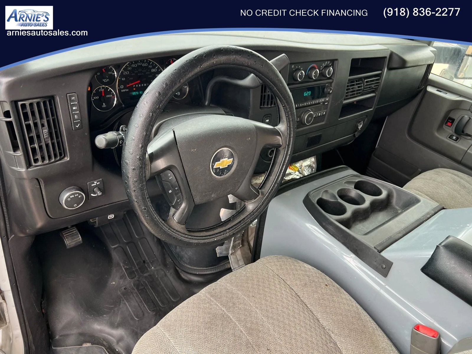 Used 2010 Chevrolet Express 4500 RWD image 8