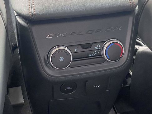 Used 2025 Ford Explorer Active w/ Active Comfort Package RWD image 15