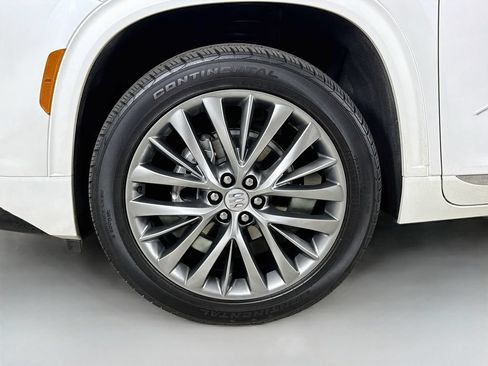 Used 2025 Buick Enclave Avenir w/ Trailering Package, 5000 lbs. AWD/4WD image 36