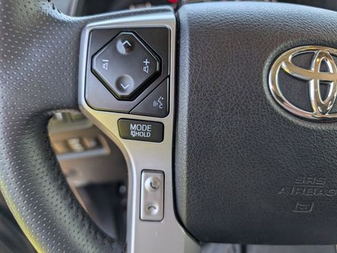 Used 2022 Toyota 4Runner SR5 Premium w/ Moonroof Package AWD/4WD image 13
