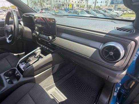 Used 2023 Chevrolet Colorado LT w/ LT Convenience Package RWD image 17