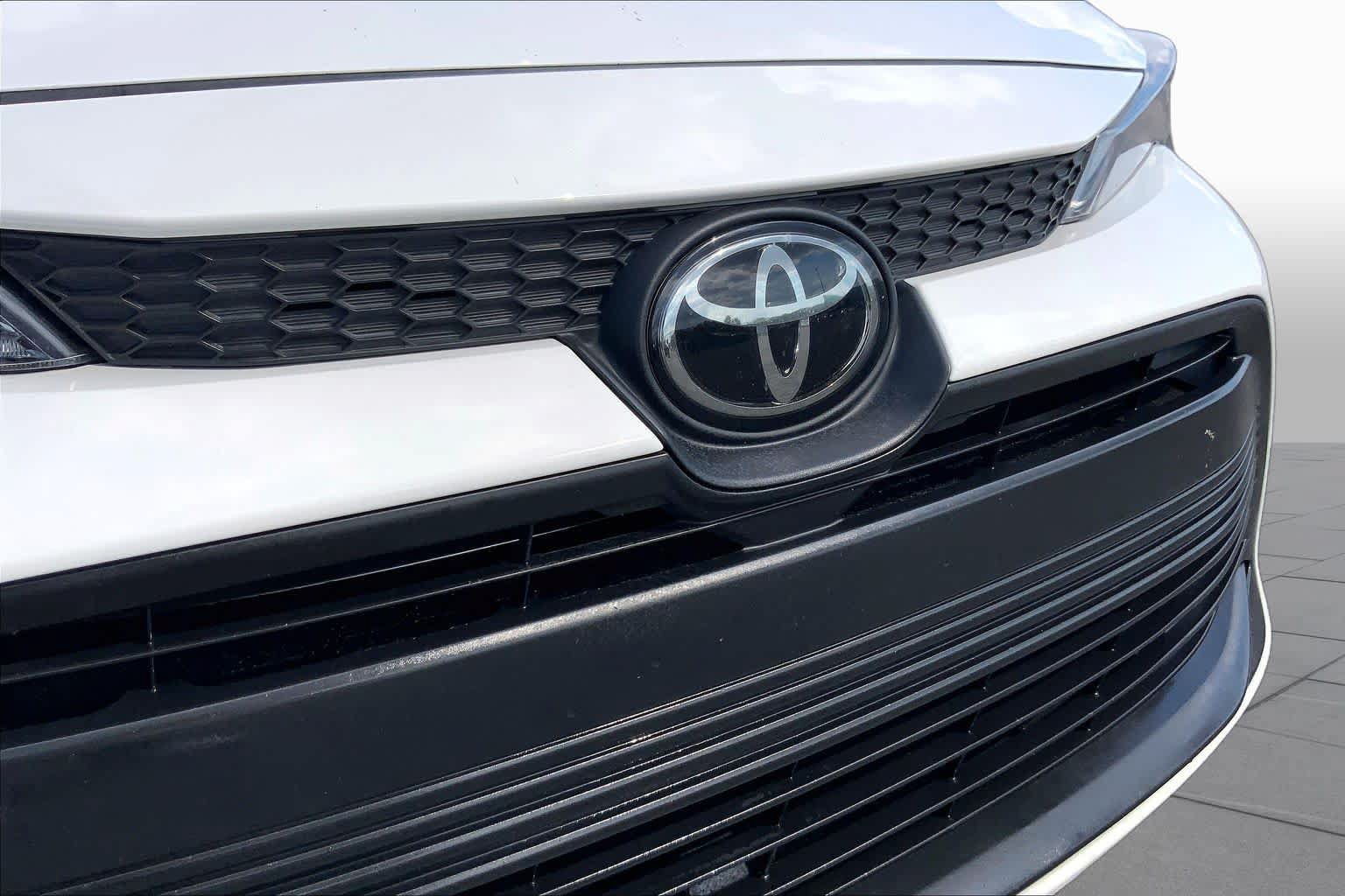 Used 2024 Toyota Corolla LE FWD image 29
