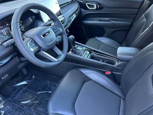 New 2026 Jeep Compass Latitude image 7
