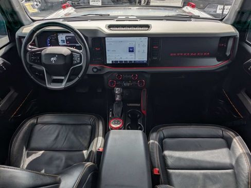 Used 2022 Ford Bronco Badlands w/ Sasquatch Package AWD/4WD image 16