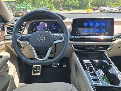 Used 2025 Volkswagen Atlas SEL Premium R-Line AWD/4WD image 14