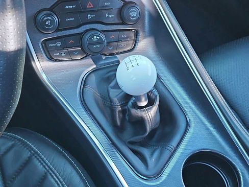 Used 2016 Dodge Challenger SRT w/ Technology Group image 27