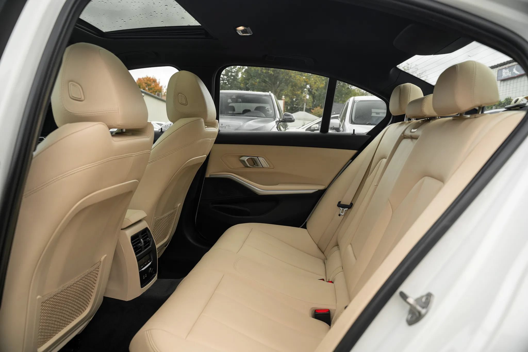Used 2019 BMW 330i xDrive Sedan w/ Driving Assistance Package AWD/4WD image 8
