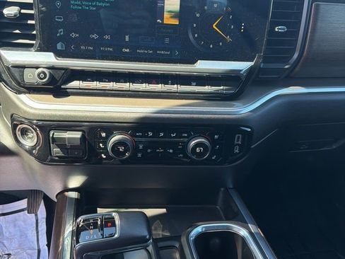 Used 2022 Chevrolet Silverado 1500 High Country image 18