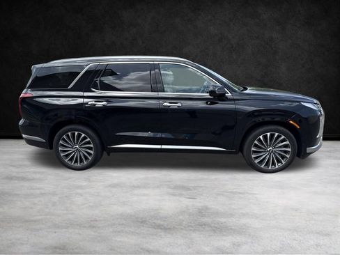 Used 2024 Hyundai Palisade Calligraphy FWD image 4