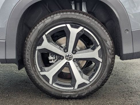 New 2026 Volkswagen Tiguan SE image 38