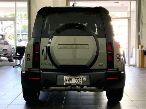 Used 2023 Land Rover Defender 90 SE AWD/4WD image 4