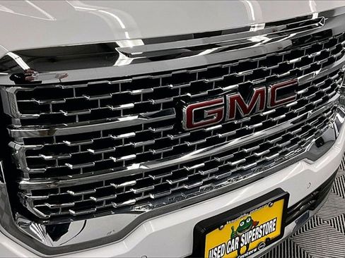 Used 2022 GMC Acadia Denali w/ Trailering Package image 30