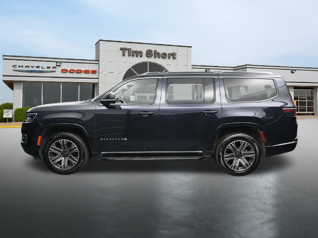 Used 2025 Jeep Wagoneer 4WD image 2