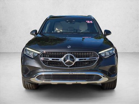 Used 2024 Mercedes-Benz GLC 300 image 2