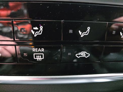 Used 2023 Nissan Rogue S image 26