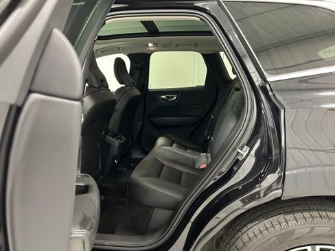 Used 2019 Volvo XC60 T5 Inscription w/ Protection Package AWD/4WD image 29