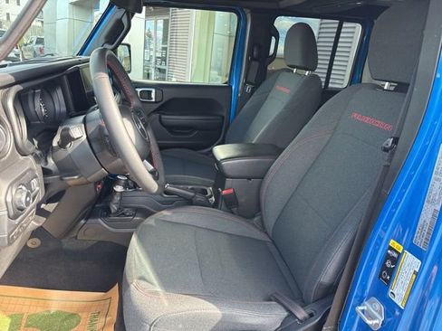 Used 2025 Jeep Wrangler Unlimited Rubicon image 19