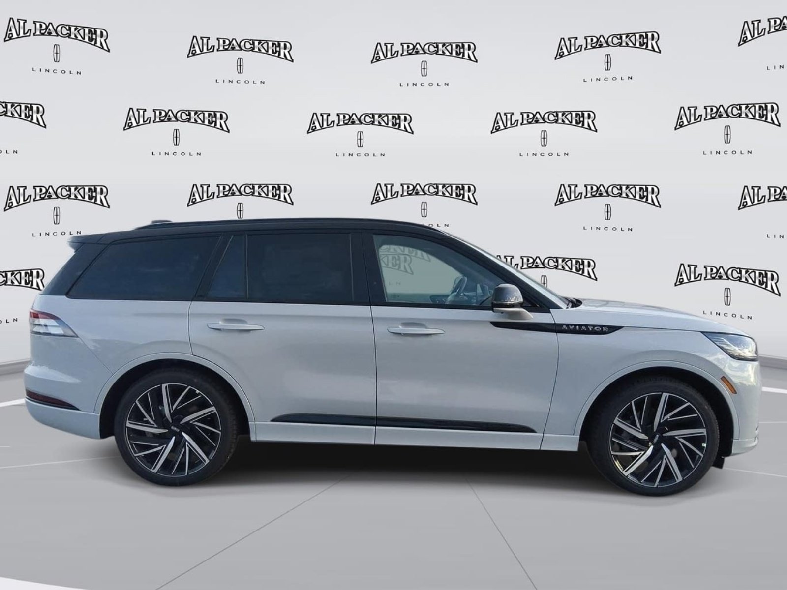 New 2027 Lincoln Aviator Black Label w/ Black Label Special Edition AWD/4WD image 7