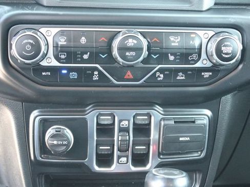 Used 2021 Jeep Wrangler Unlimited Sahara w/ Cold Weather Group AWD/4WD image 17
