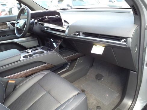 New 2026 Cadillac Vistiq Luxury image 25