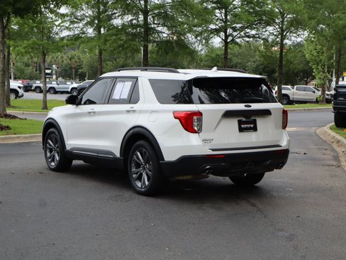 Used 2023 Ford Explorer XLT w/ Equipment Group 202A RWD image 7