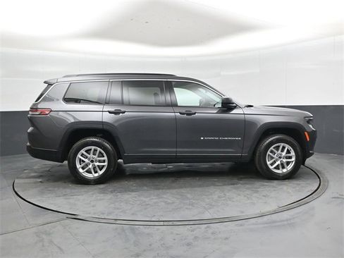 New 2025 Jeep Grand Cherokee L Laredo image 2