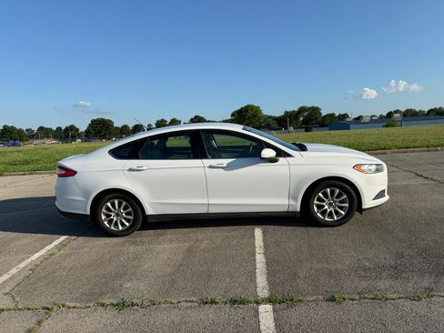 Used 2016 Ford Fusion S FWD image 4