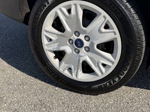 Used 2017 Ford Escape S FWD image 8