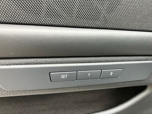 Used 2016 BMW 550i xDrive Sedan AWD/4WD image 18