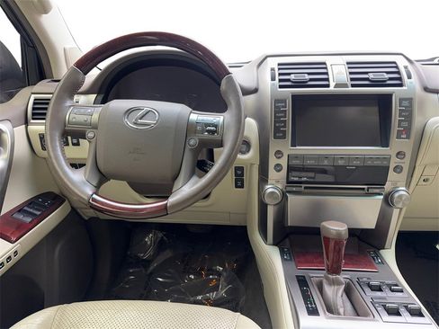 Used 2013 Lexus GX 460 Premium image 61