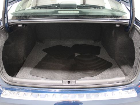 Used 2021 Volkswagen Passat 2.0T SE FWD image 19