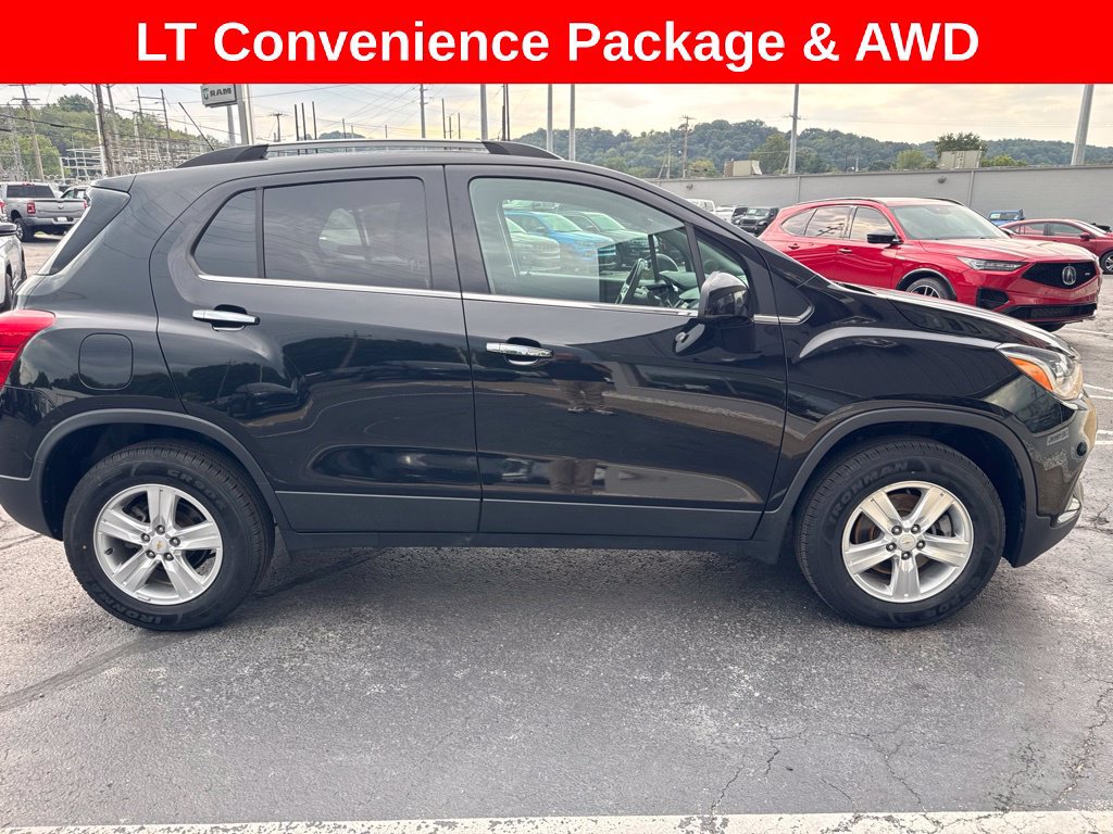 Used 2019 Chevrolet Trax LT w/ LT Convenience Package AWD/4WD image 1