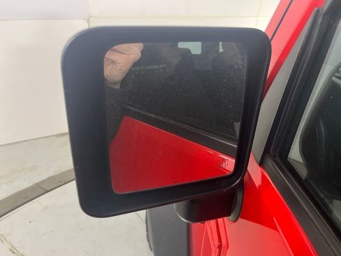 Used 2017 Jeep Wrangler Unlimited Rubicon w/ Connectivity Group image 40