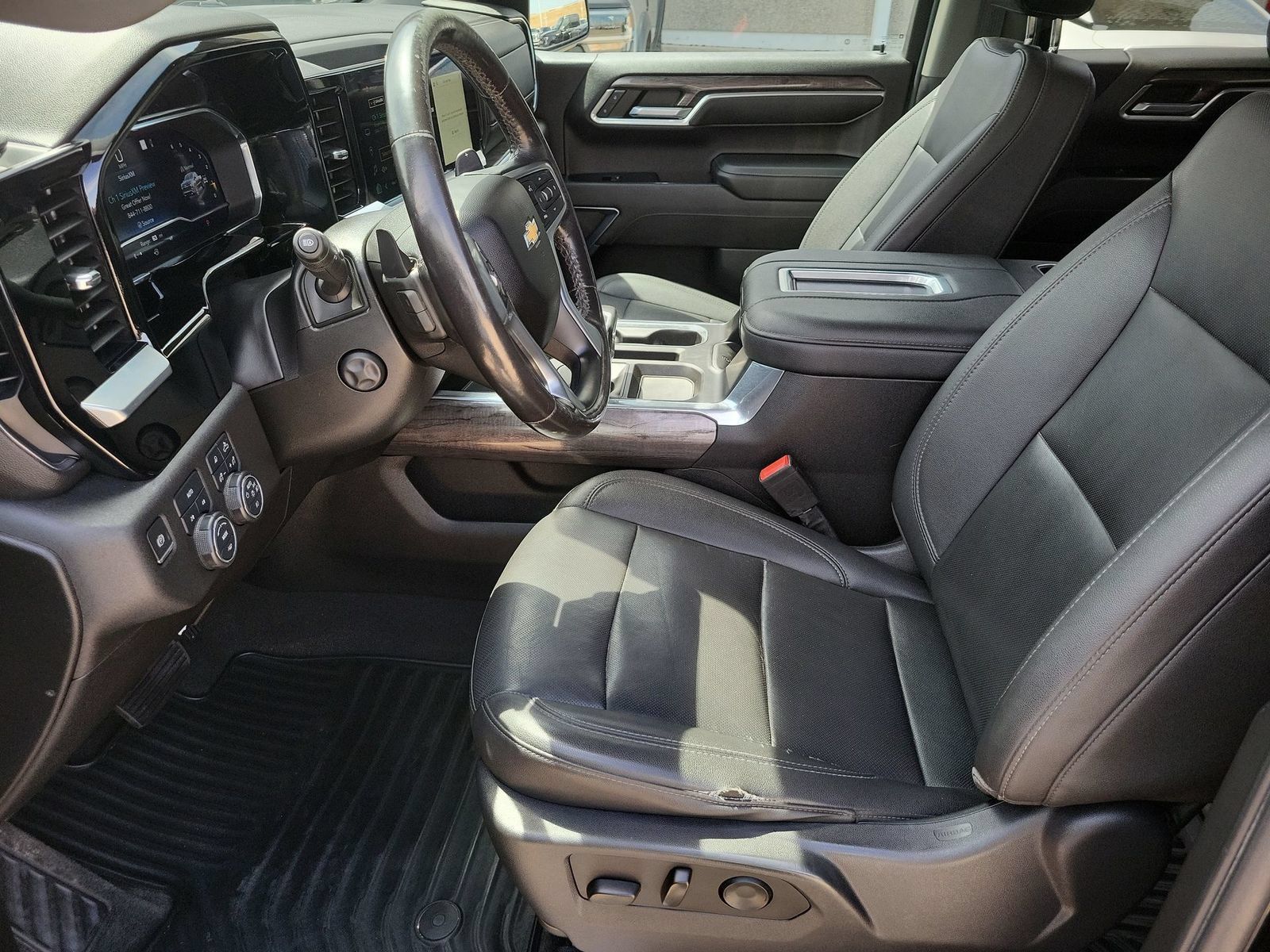 Used 2022 Chevrolet Silverado 1500 LTZ AWD/4WD image 18