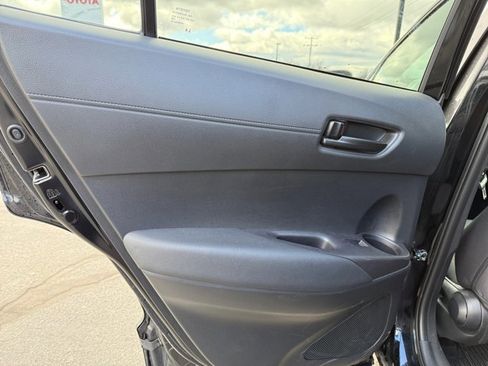 Used 2024 Toyota Corolla Cross AWD Hybrid w/ Moonroof Package image 22