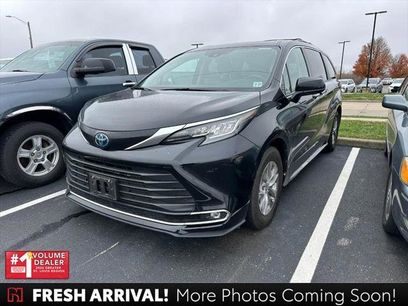 Certified 2022 Toyota Sienna XLE