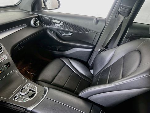 Used 2018 Mercedes-Benz GLC 300 image 23