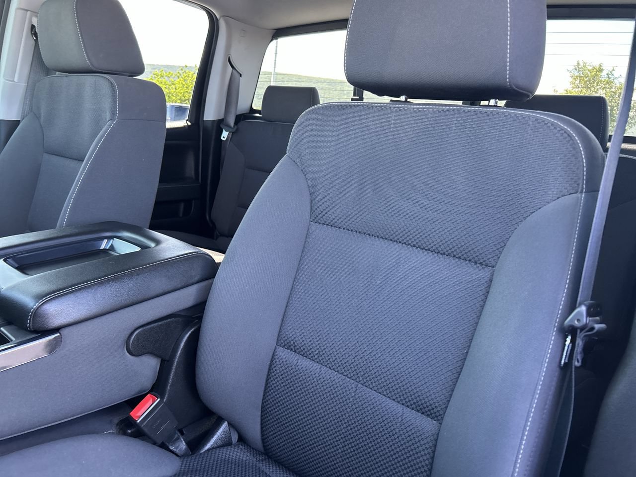 Used 2018 Chevrolet Silverado 1500 LT w/ All Star Edition AWD/4WD image 23