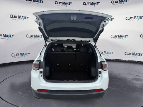 Used 2024 Jeep Compass Limited AWD/4WD image 16