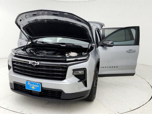 Used 2025 Chevrolet Traverse LT w/ Midnight/Sport Edition image 10