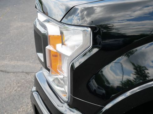 Used 2020 Ford F150 XLT w/ Equipment Group 302A Luxury AWD/4WD image 16