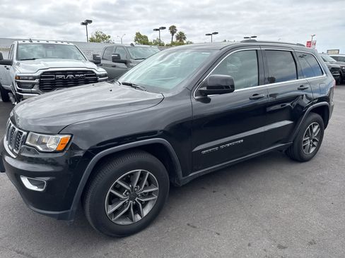 Used 2020 Jeep Grand Cherokee Laredo w/ Laredo X Package RWD image 21