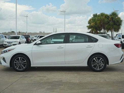 Used 2023 Kia Forte LXS FWD image 3
