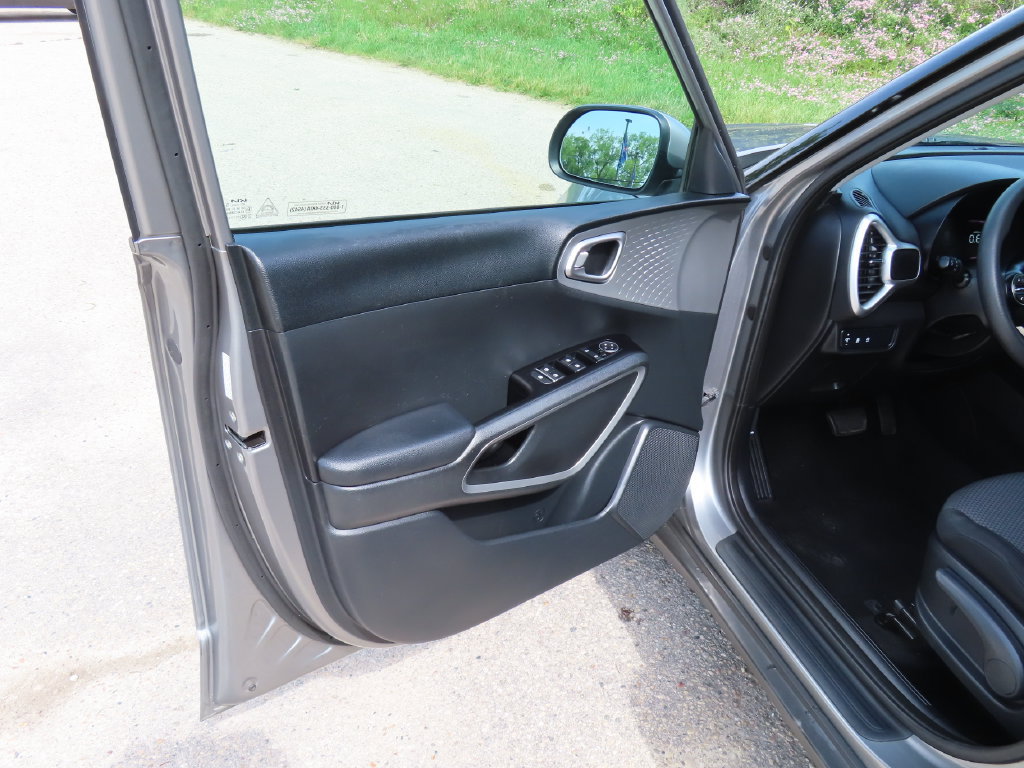 Used 2024 Kia Soul LX w/ Option Group 015 FWD image 22